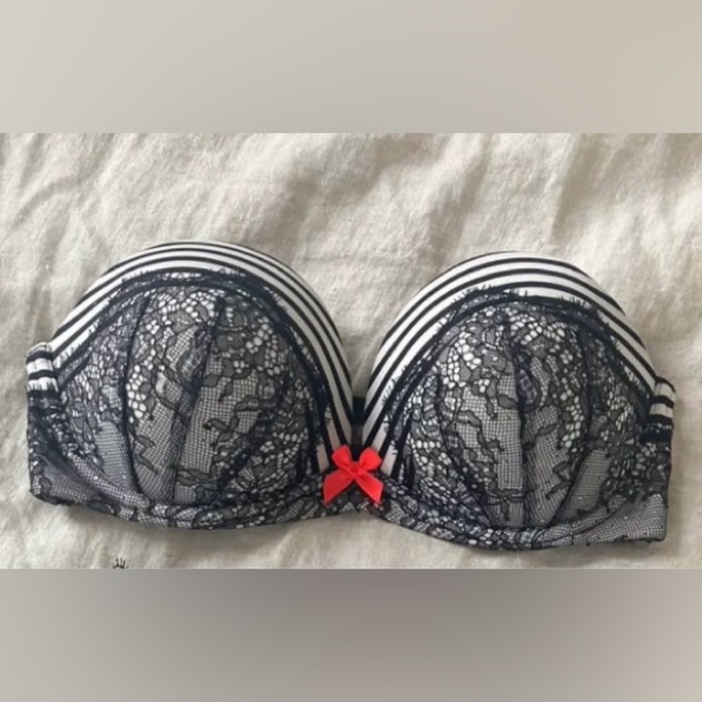 Victoria's Secret Strapless Push-up Bra